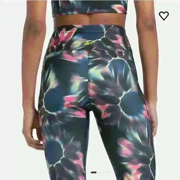 NWT Reebok ID Train Printed Leggings size M - Picture 4 of 9